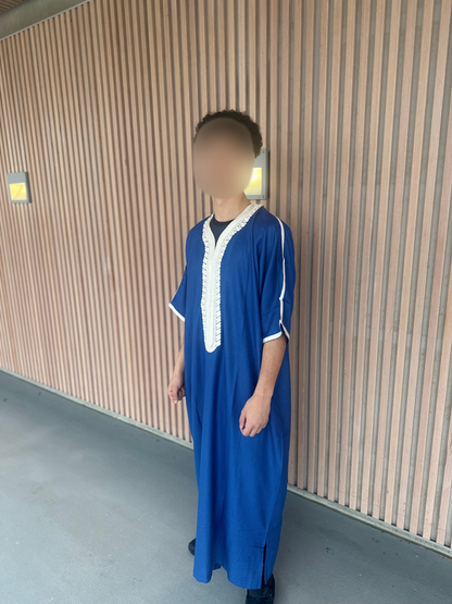 Heren abaya donkerblauw met witte kraag korte mouwen