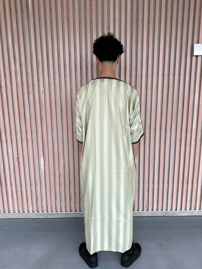 Heren abaya olijfgroen met donkergroene kraag korte mouwen
