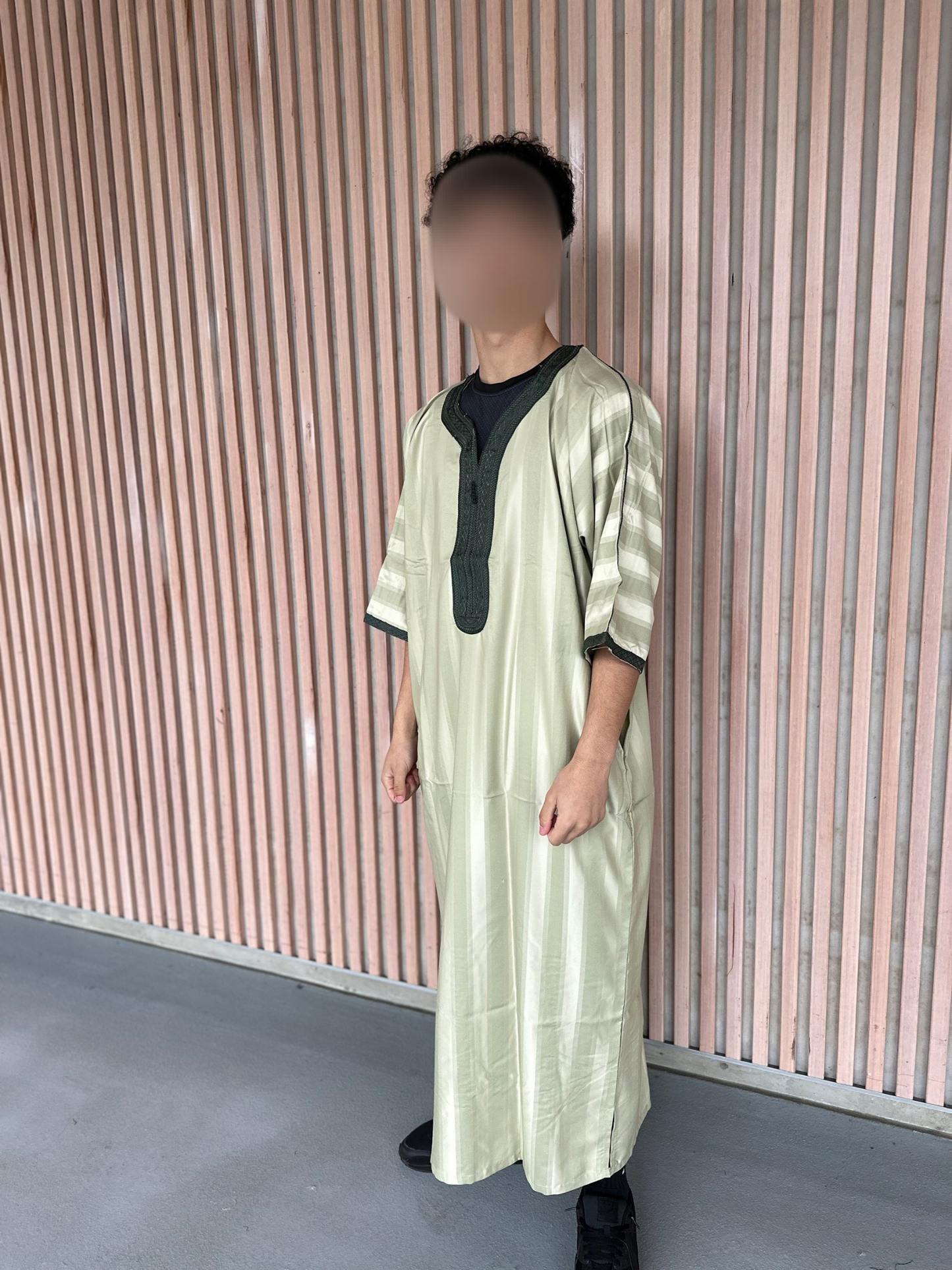 Heren abaya olijfgroen met donkergroene kraag korte mouwen