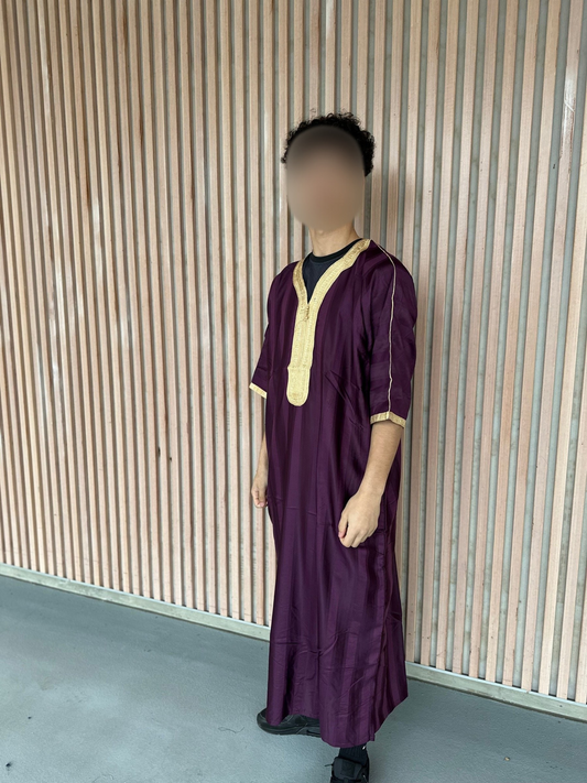 Heren abaya paars met gouden kraag korte mouwen
